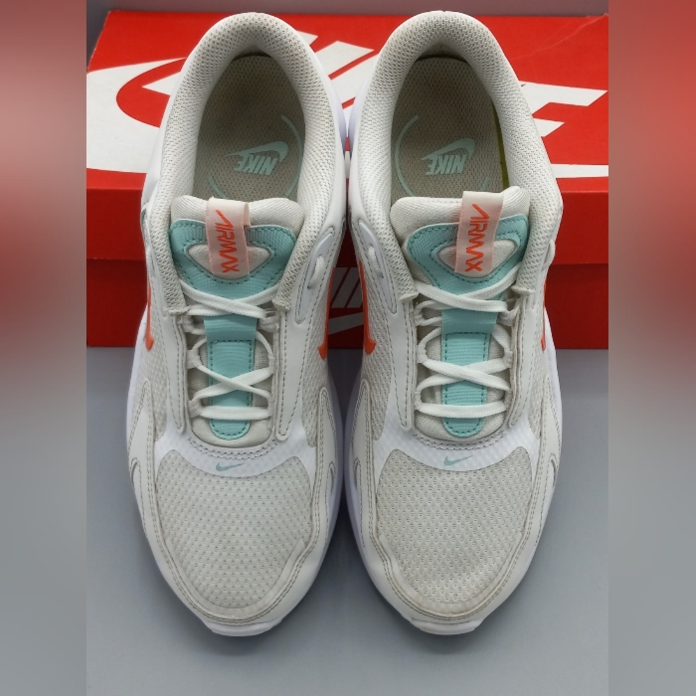 Womens Nike Air Max Bolt - Picture 7 of 8